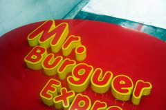 avisos_publicitarios_en_acrilico_mr_burguer